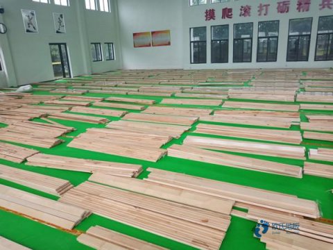 大學(xué)籃球館木地板施工步驟